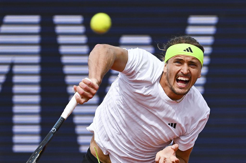 关于欧洲网球队绝杀西班牙网球队，纳达尔完成帽子戏法的信息