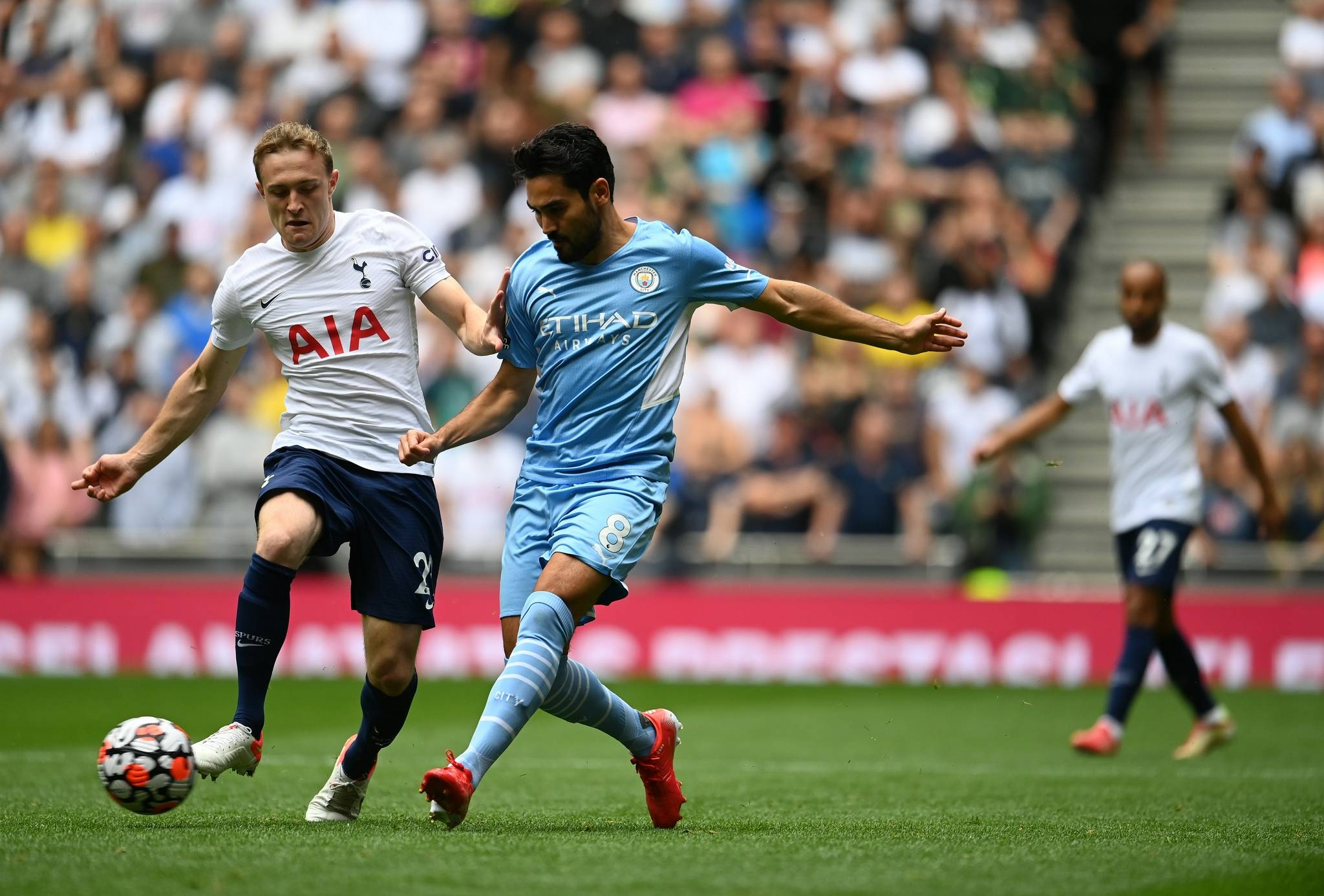 包含热刺队在比赛中展现出色表现的词条