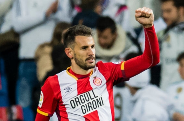 爱游戏官方-冠军路途：马德里双雄奋勇冲刺，谁先到达终点