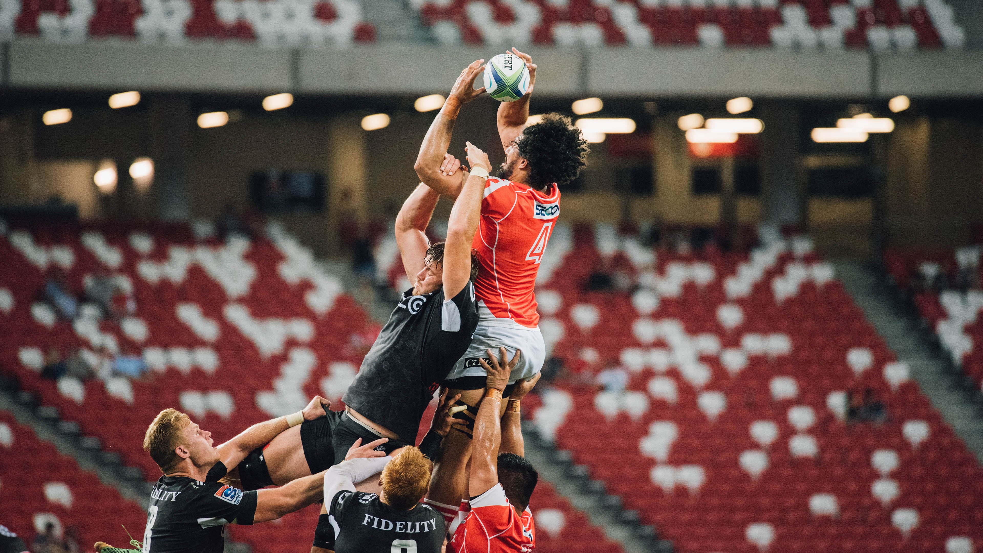 欧冠淘汰赛之夜，卡塞米罗高光表现