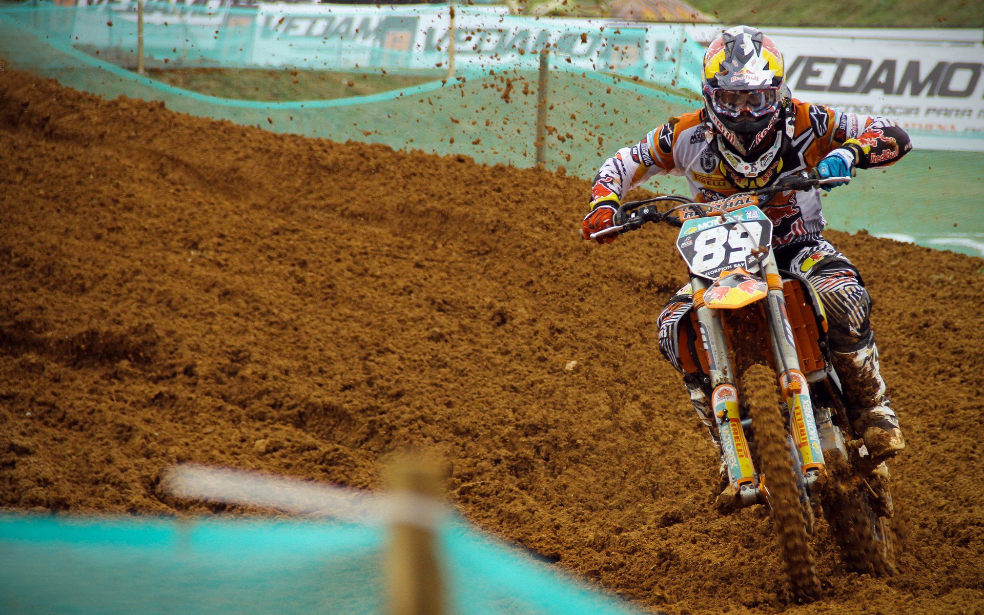 年终总决赛的硬地风暴，梅德韦杰夫如何用一场碾压式胜利，重新定义网球巅峰对决